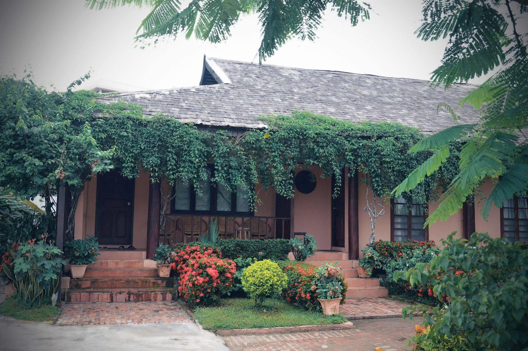 Villa Nam Song Vang Vieng Exteriér fotografie